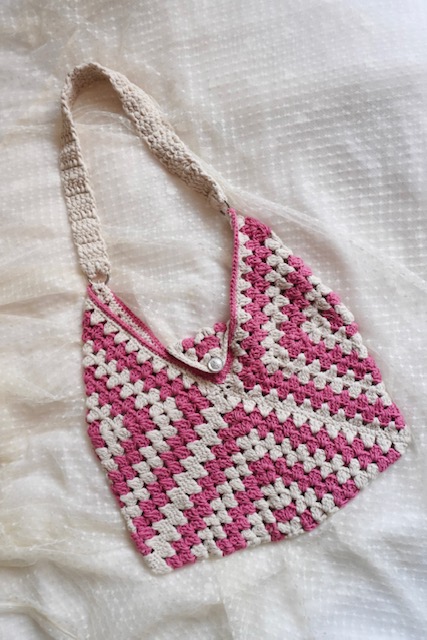 Handmade Granny Square Pink And White Color Crochet Bag3